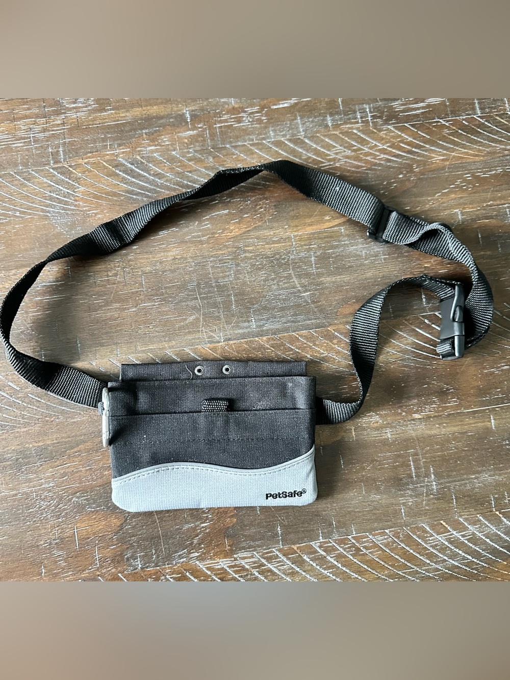 PetSafe Black and Light Gray Belt Pouch for Training/Snacks